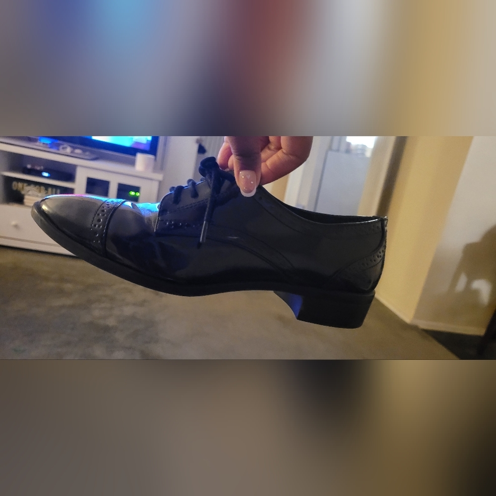 Dress shoes